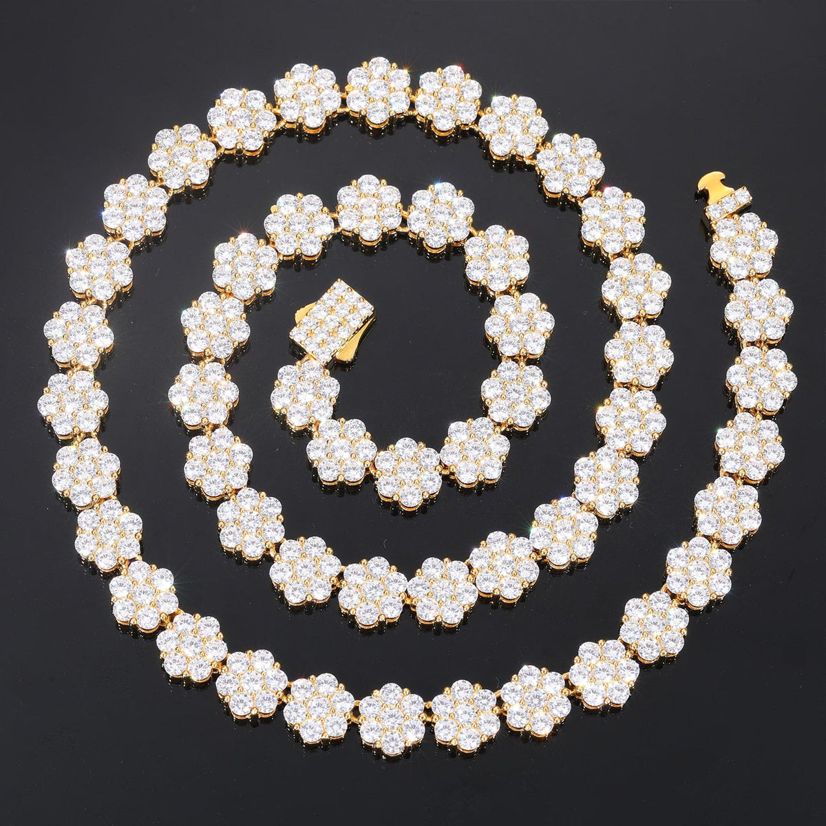 Nocta Vince Floral Cluster Chain