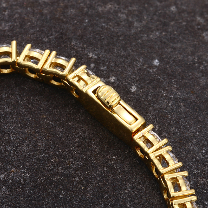 Nocta Vince Aura Prong Round-Cut Bracelet